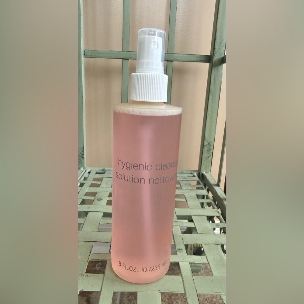 Estee Lauder Pink Hygienic Cleanser